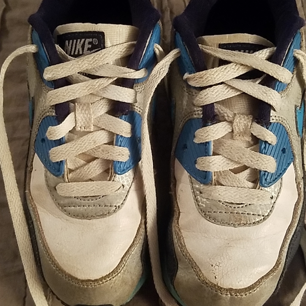 Boy's Nike Air Max shoes - Picture 5 of 5